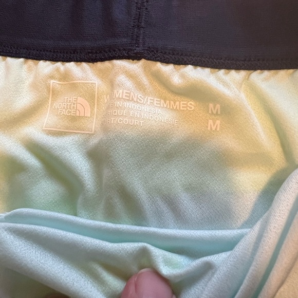 NWT The North Face Wander Shorts Womens 
Medium Neon / Blue Running Outdoor (E3) - Picture 5 of 8